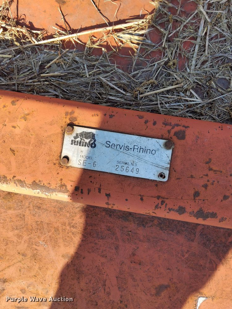 image for item LW9775 (2) pieces of ag equipment