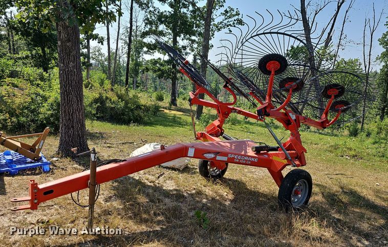 image for item LW9778 Speedrake SR108 GII  hay rake