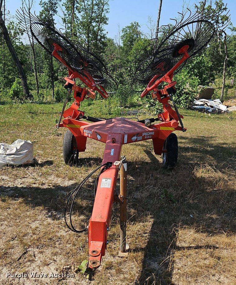 image for item LW9778 Speedrake SR108 GII  hay rake