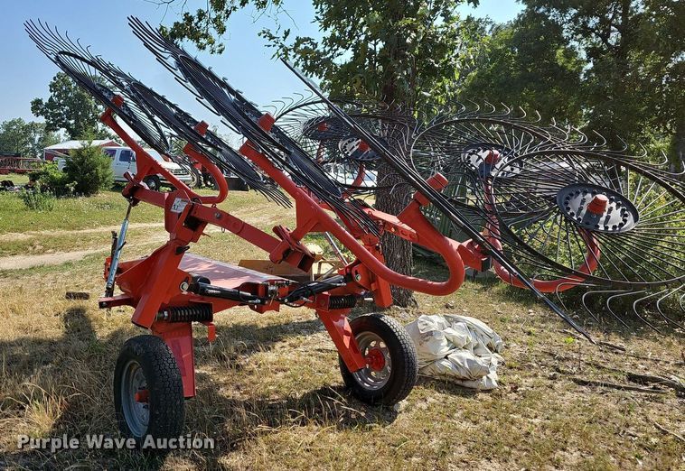 image for item LW9778 Speedrake SR108 GII  hay rake