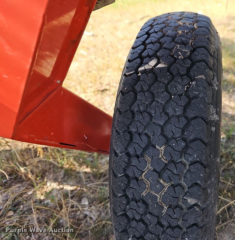 image for item LW9778 Speedrake SR108 GII  hay rake