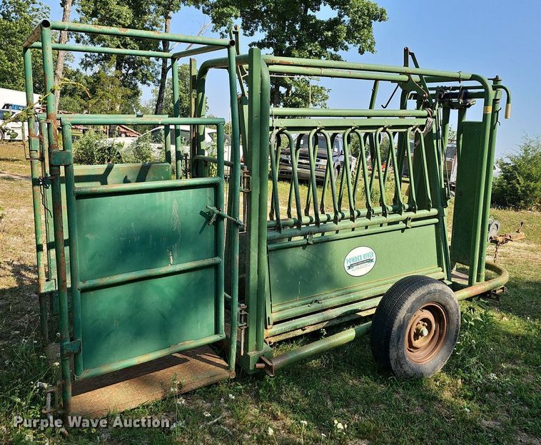 image for item LW9780 Powder River  livestock squeeze chute