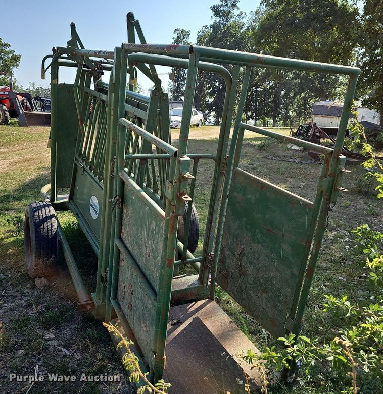 image for item LW9780 Powder River  livestock squeeze chute