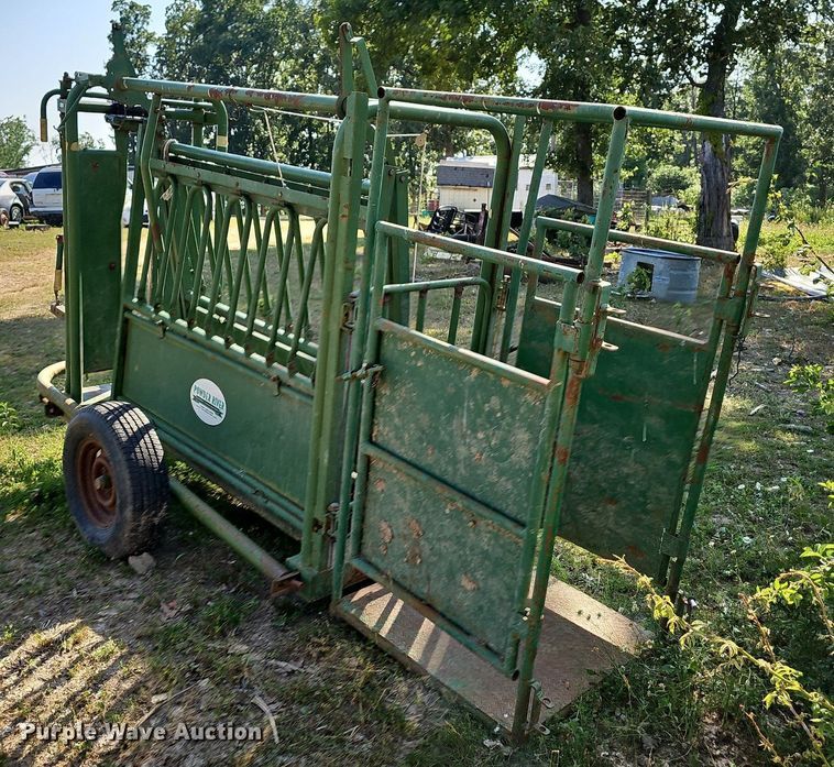 image for item LW9780 Powder River  livestock squeeze chute