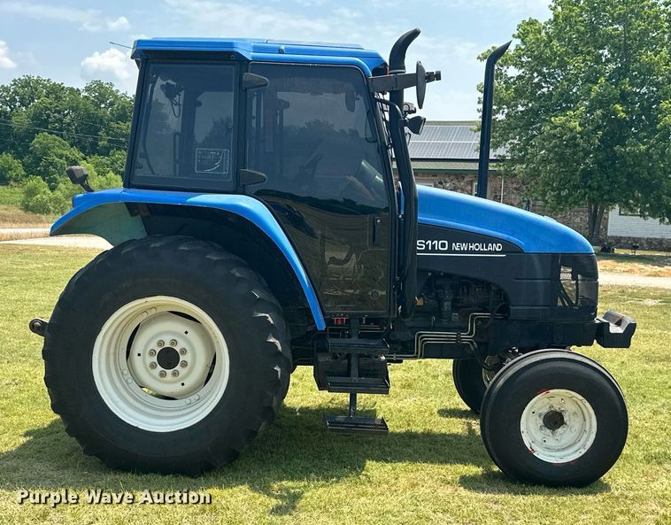 image for item MB9555 2002 New Holland TS110  tractor