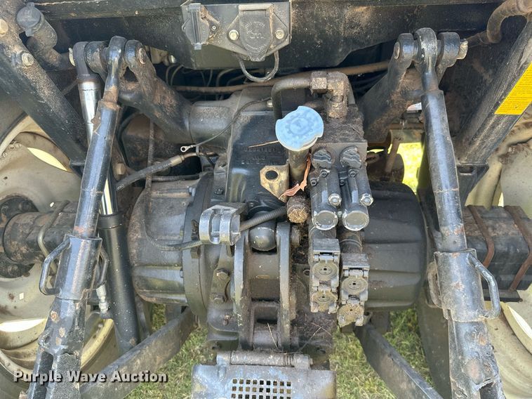 image for item MB9555 2002 New Holland TS110  tractor