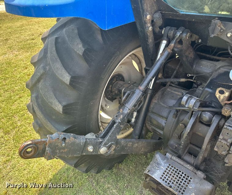 image for item MB9555 2002 New Holland TS110  tractor