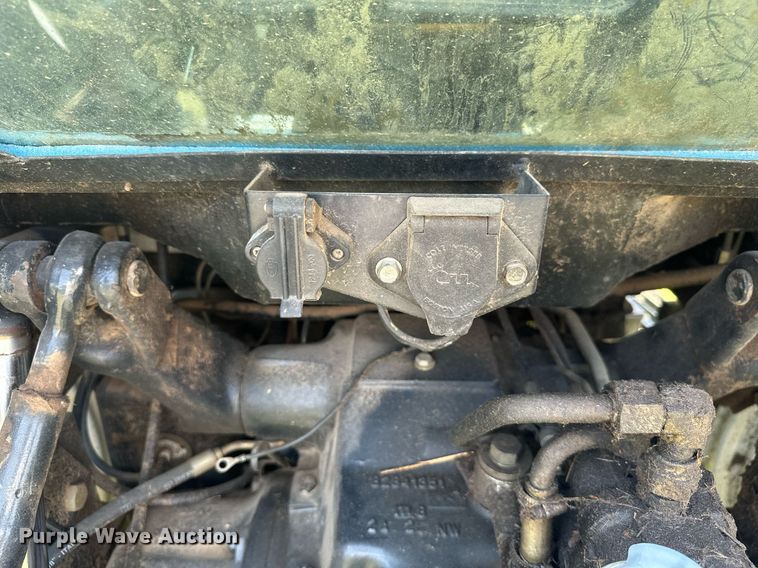 image for item MB9555 2002 New Holland TS110  tractor