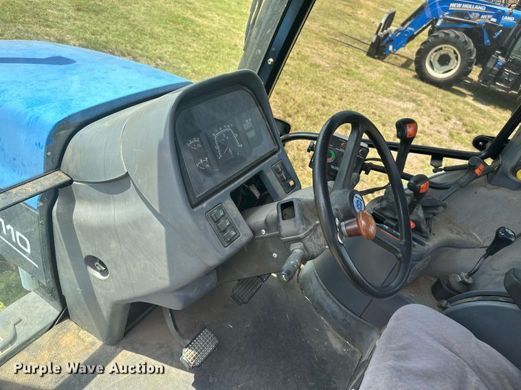 image for item MB9555 2002 New Holland TS110  tractor