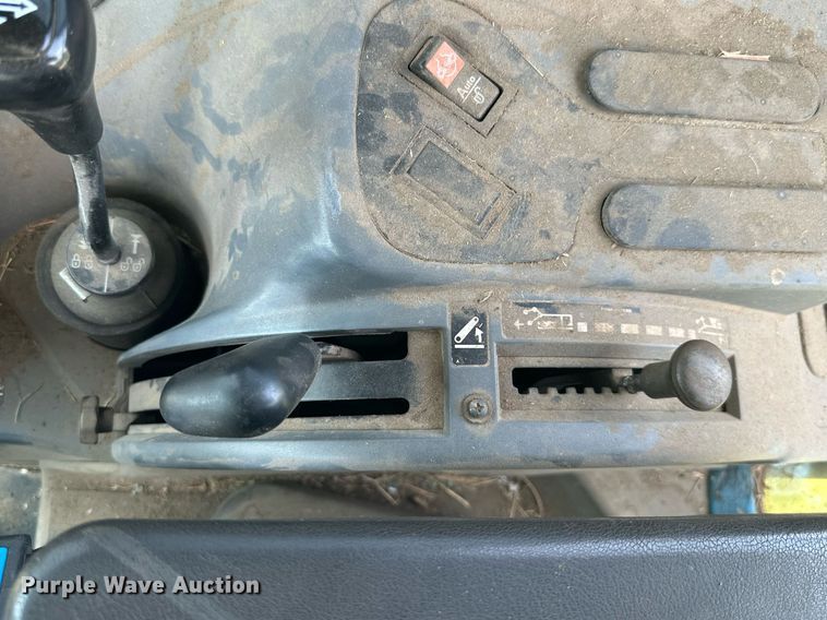 image for item MB9555 2002 New Holland TS110  tractor