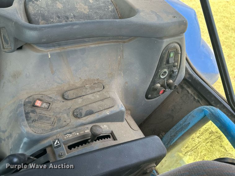 image for item MB9555 2002 New Holland TS110  tractor