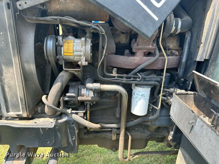 image for item MB9555 2002 New Holland TS110  tractor