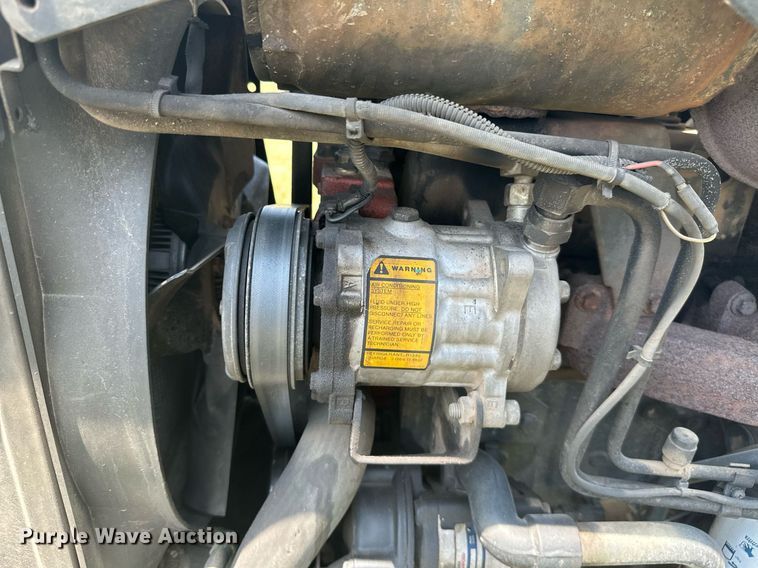 image for item MB9555 2002 New Holland TS110  tractor