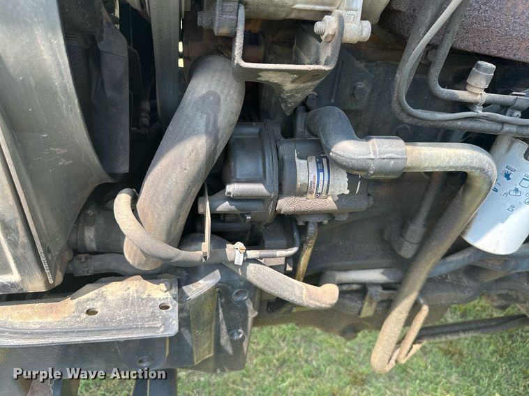 image for item MB9555 2002 New Holland TS110  tractor