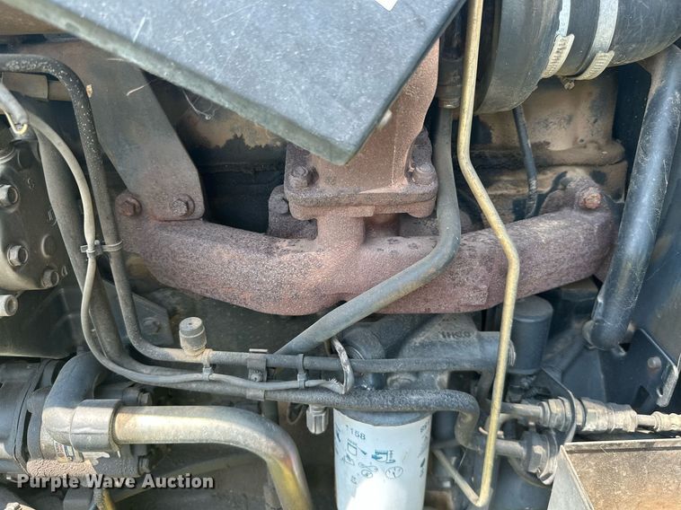 image for item MB9555 2002 New Holland TS110  tractor