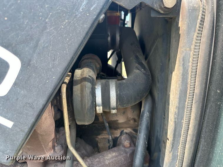 image for item MB9555 2002 New Holland TS110  tractor