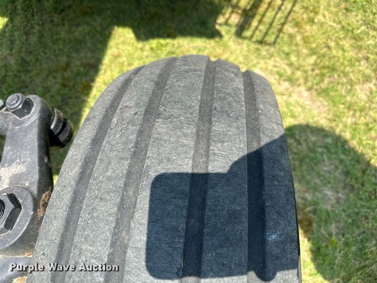 image for item MB9555 2002 New Holland TS110  tractor