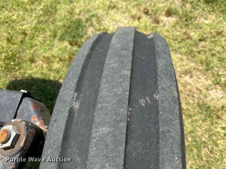 image for item MB9555 2002 New Holland TS110  tractor