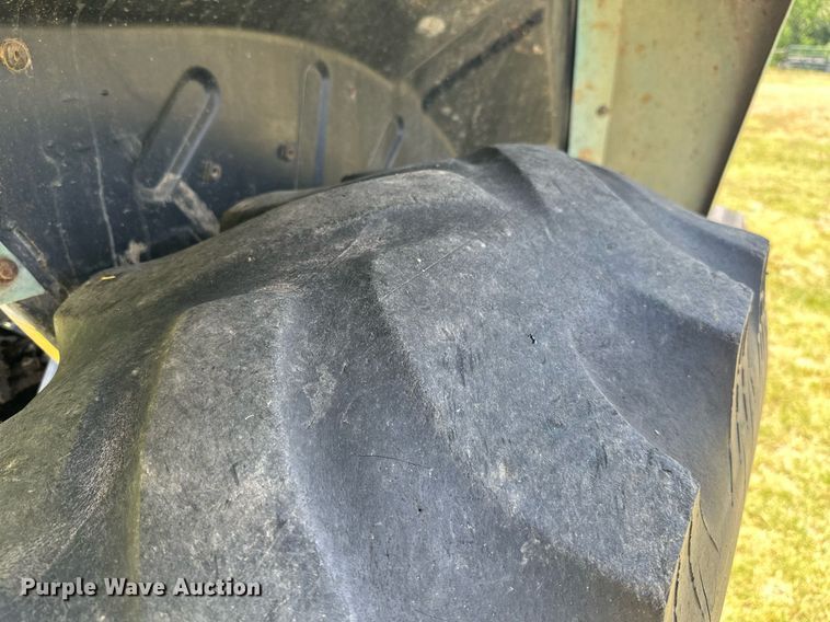 image for item MB9555 2002 New Holland TS110  tractor