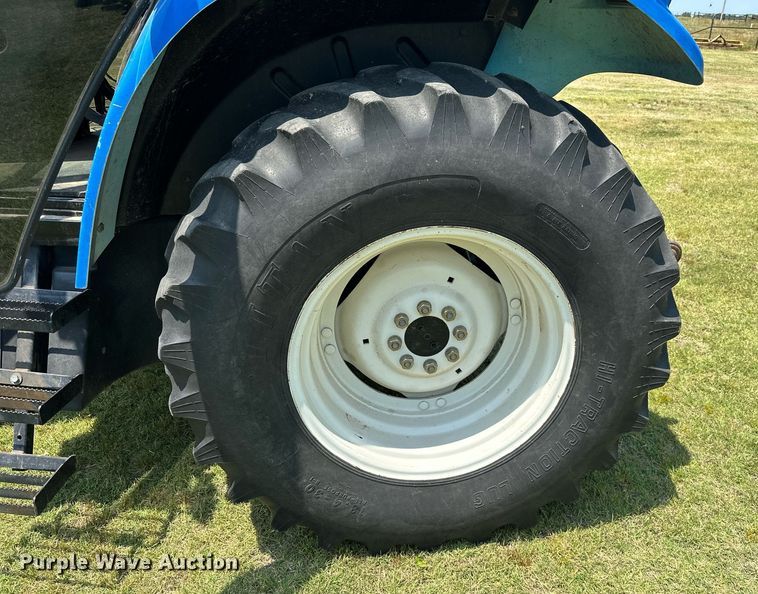 image for item MB9555 2002 New Holland TS110  tractor