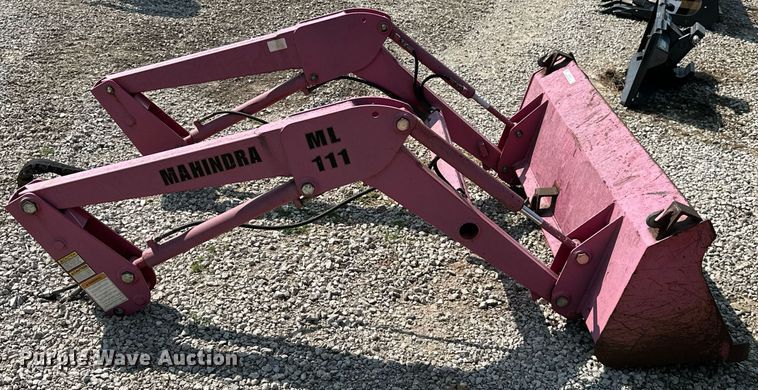 image for item MB9592 Mahindra ML111  loader