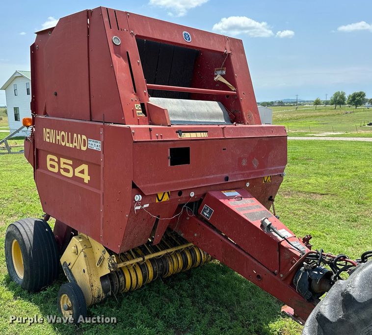 image for item MB9624 1998 New Holland 654  round baler