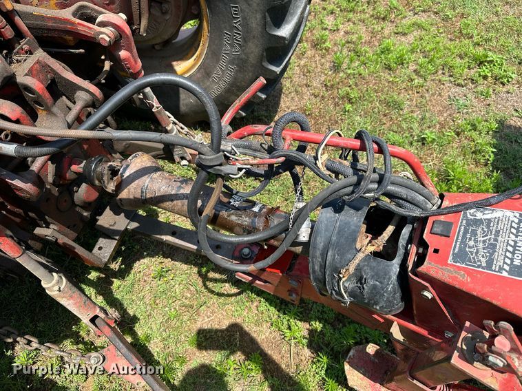 image for item MB9624 1998 New Holland 654  round baler