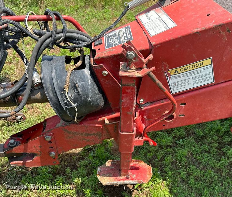 image for item MB9624 1998 New Holland 654  round baler