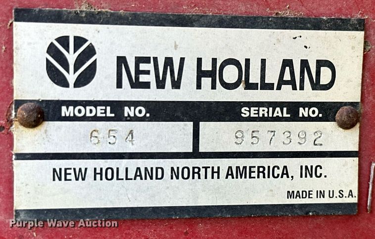 image for item MB9624 1998 New Holland 654  round baler