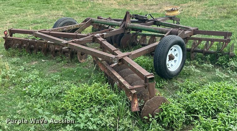 image for item MB9625 John Deere  tandem disk