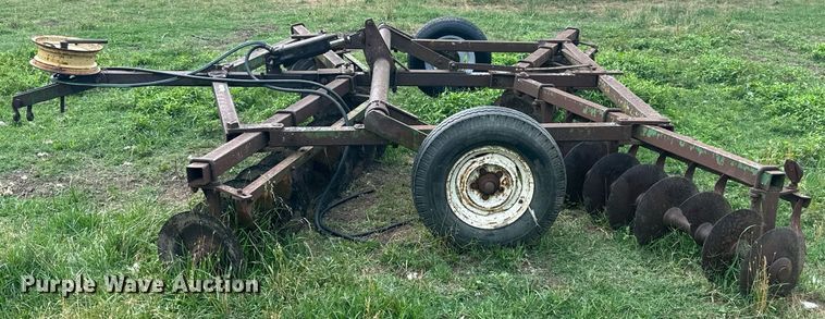 image for item MB9625 John Deere  tandem disk