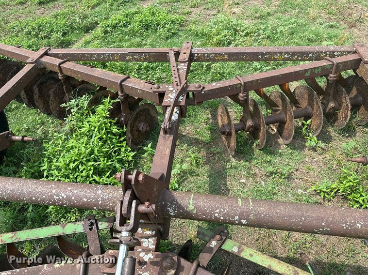 image for item MB9625 John Deere  tandem disk