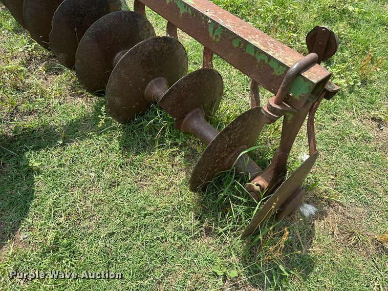 image for item MB9625 John Deere  tandem disk