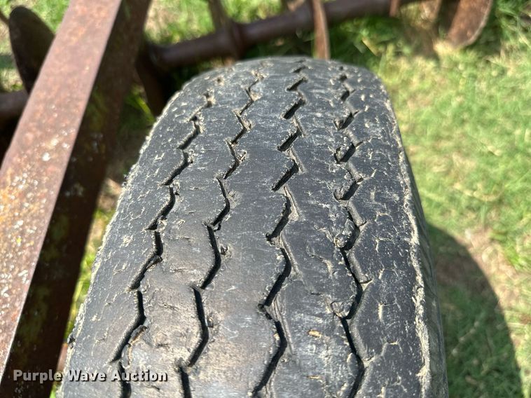 image for item MB9625 John Deere  tandem disk