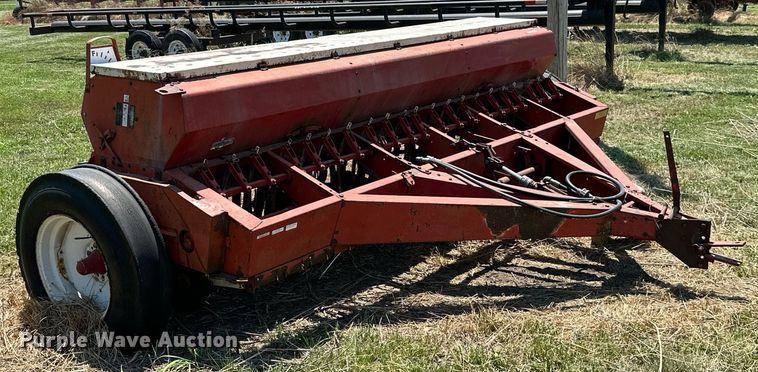 image for item MB9660 International 510  grain drill