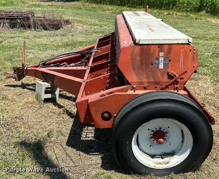 image for item MB9660 International 510  grain drill