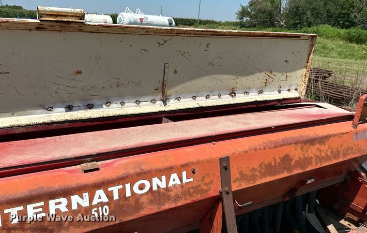 image for item MB9660 International 510  grain drill