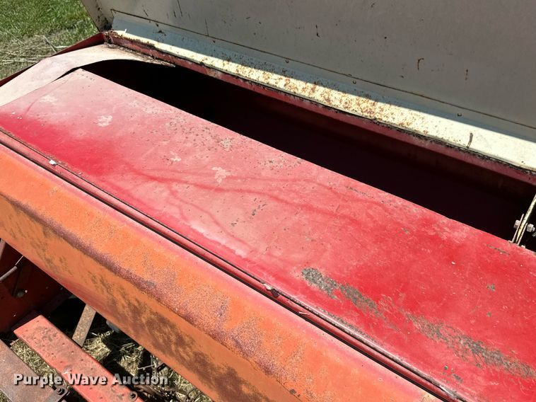 image for item MB9660 International 510  grain drill