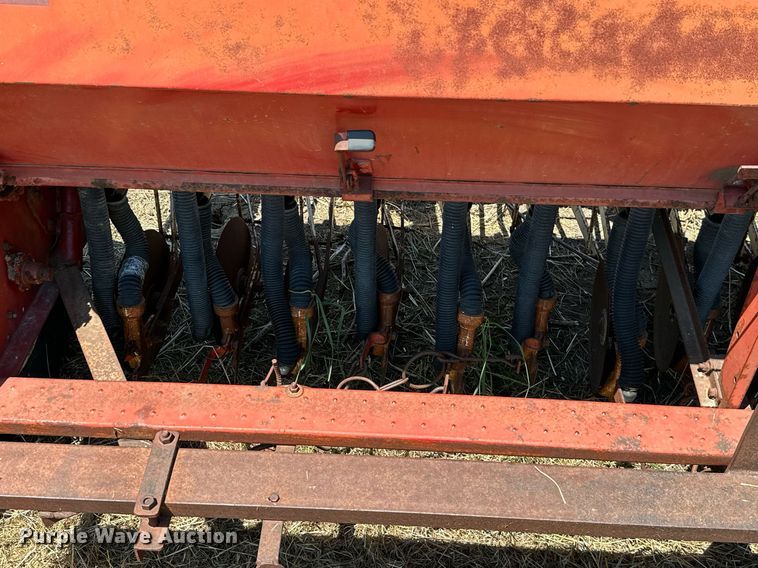 image for item MB9660 International 510  grain drill