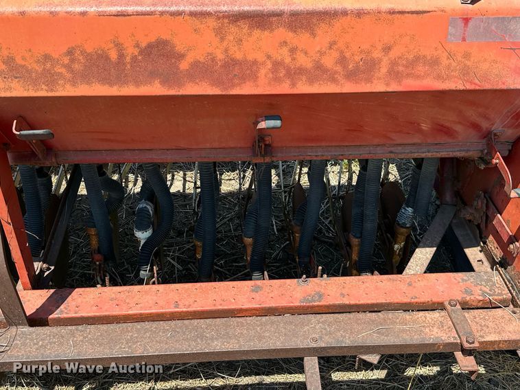 image for item MB9660 International 510  grain drill