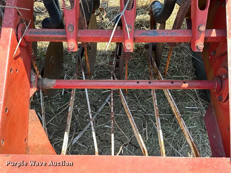 image for item MB9660 International 510  grain drill