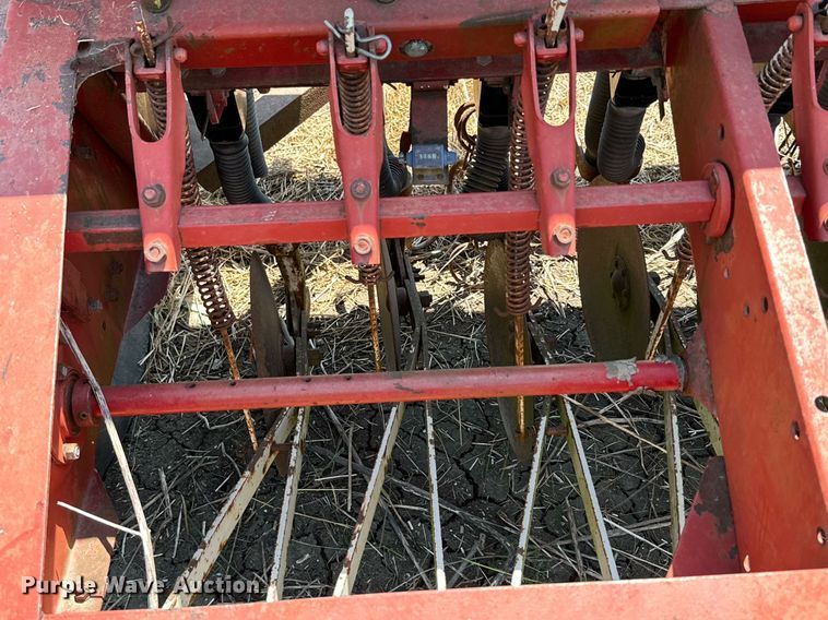 image for item MB9660 International 510  grain drill