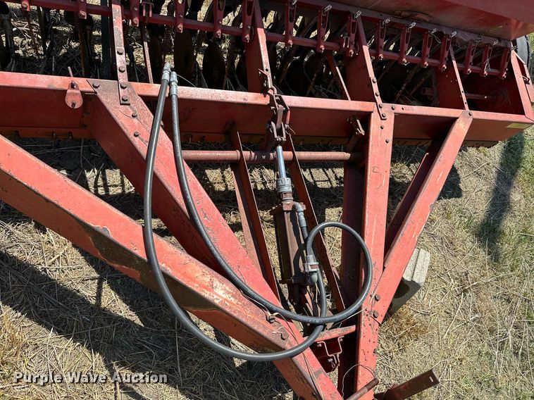 image for item MB9660 International 510  grain drill