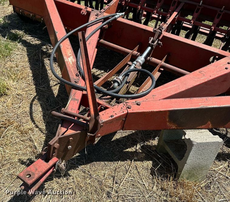 image for item MB9660 International 510  grain drill