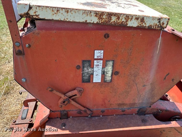 image for item MB9660 International 510  grain drill