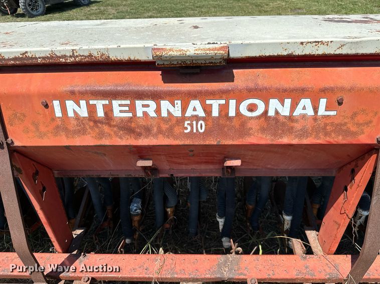 image for item MB9660 International 510  grain drill