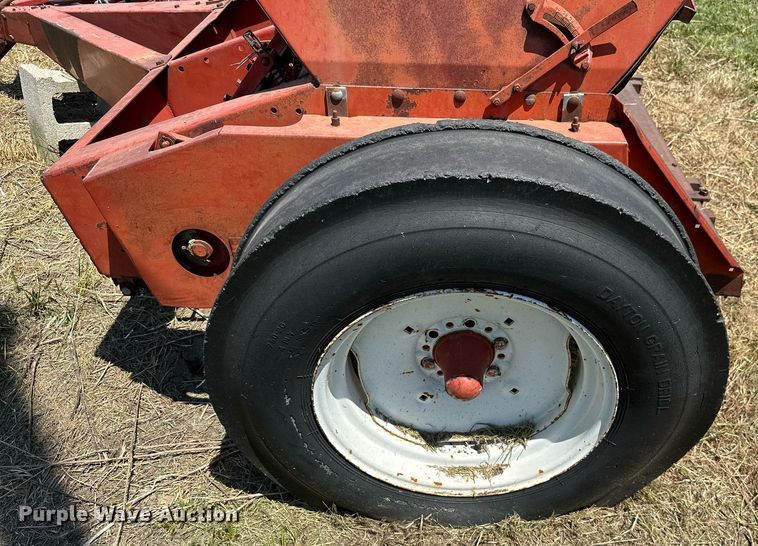 image for item MB9660 International 510  grain drill