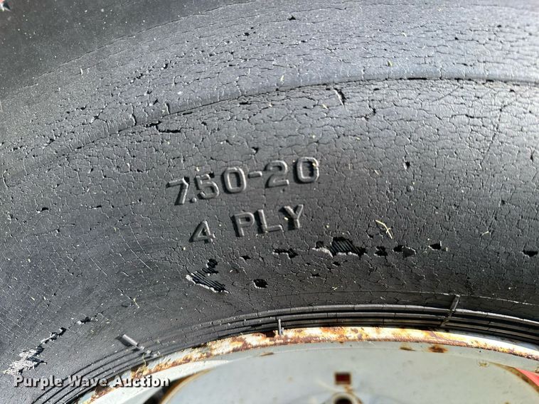 image for item MB9660 International 510  grain drill