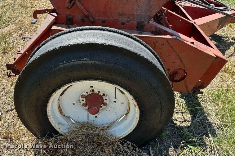 image for item MB9660 International 510  grain drill