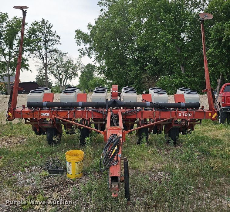 image for item MD9853 White Farm Equipment 5100  planter